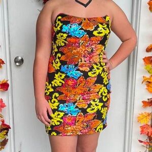 Gently used homecoming dress. Only worn once. Size 13/14